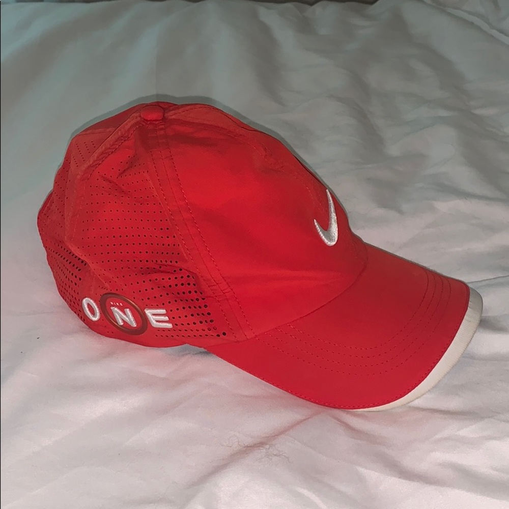 NIKE Golf ONE Red Hat